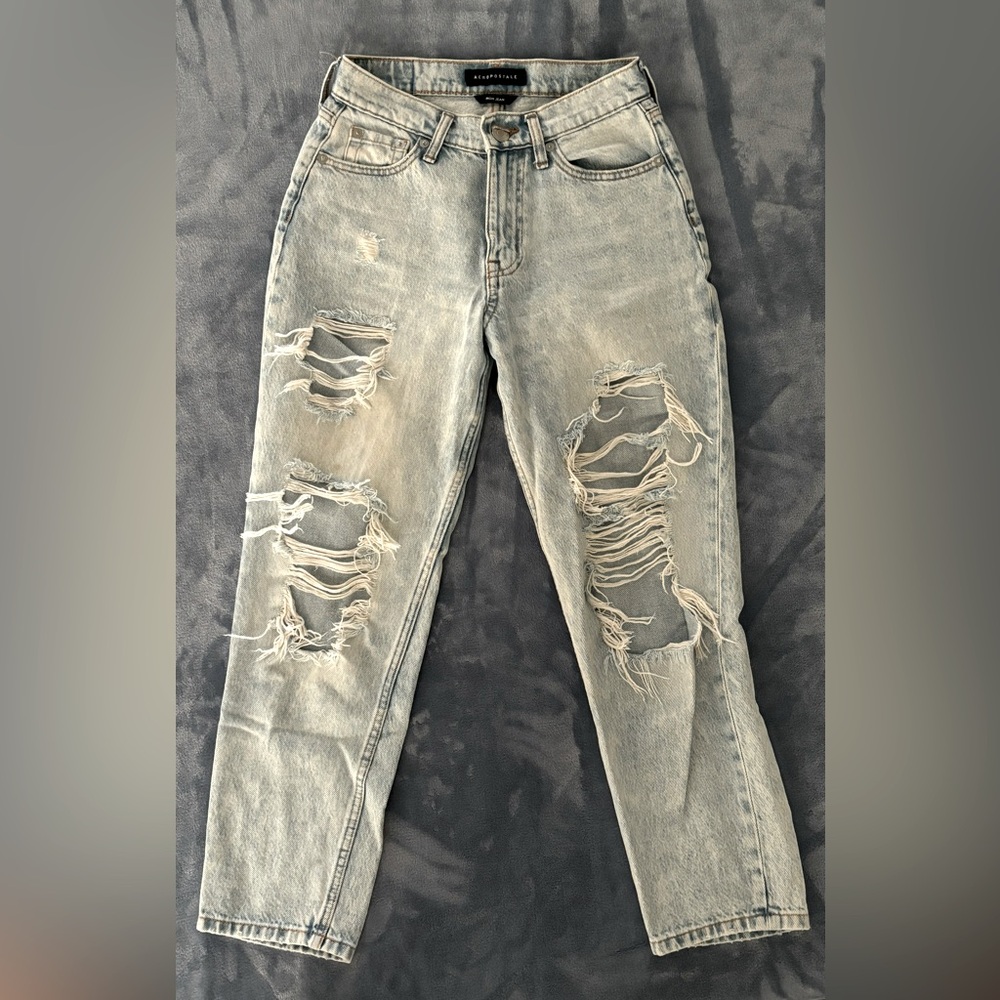 Aeropostale Women’s Mom Jeans Ripped, Size US 0